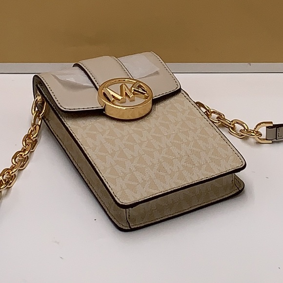 NWT MICHAEL KORS CARMEN SMALL NORTH SOUTH PHONE XBODY LIGHT SAND SIGNATURE COLOR - Picture 9 of 16